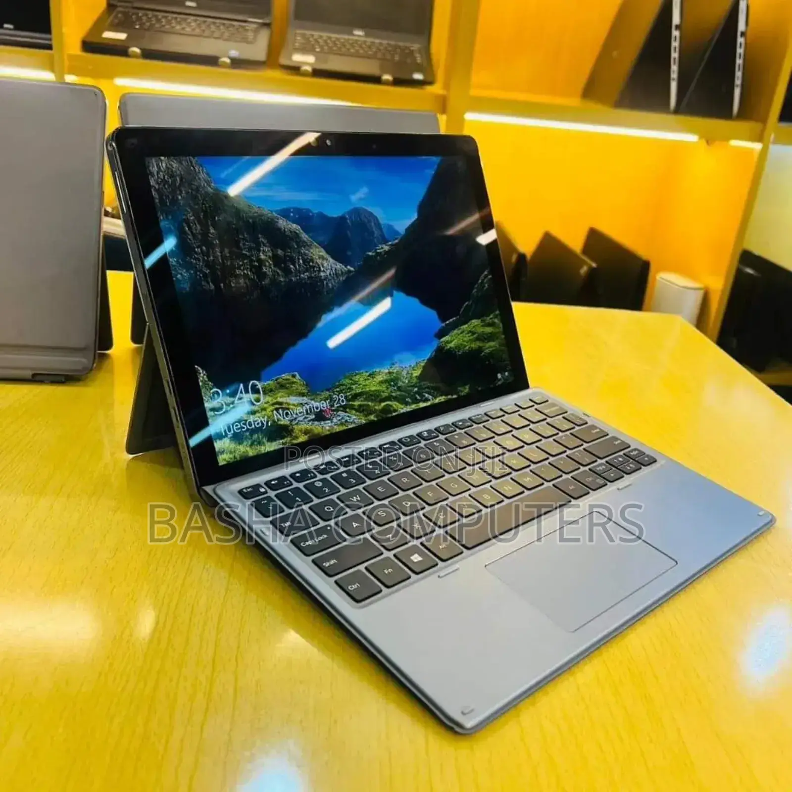 New Laptop Dell Latitude 7200 2-in-1 8GB Intel Core i7 SSD 256GB