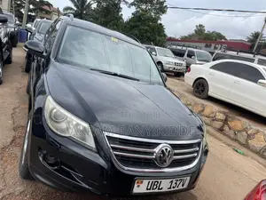 Volkswagen Tiguan 2010 Black