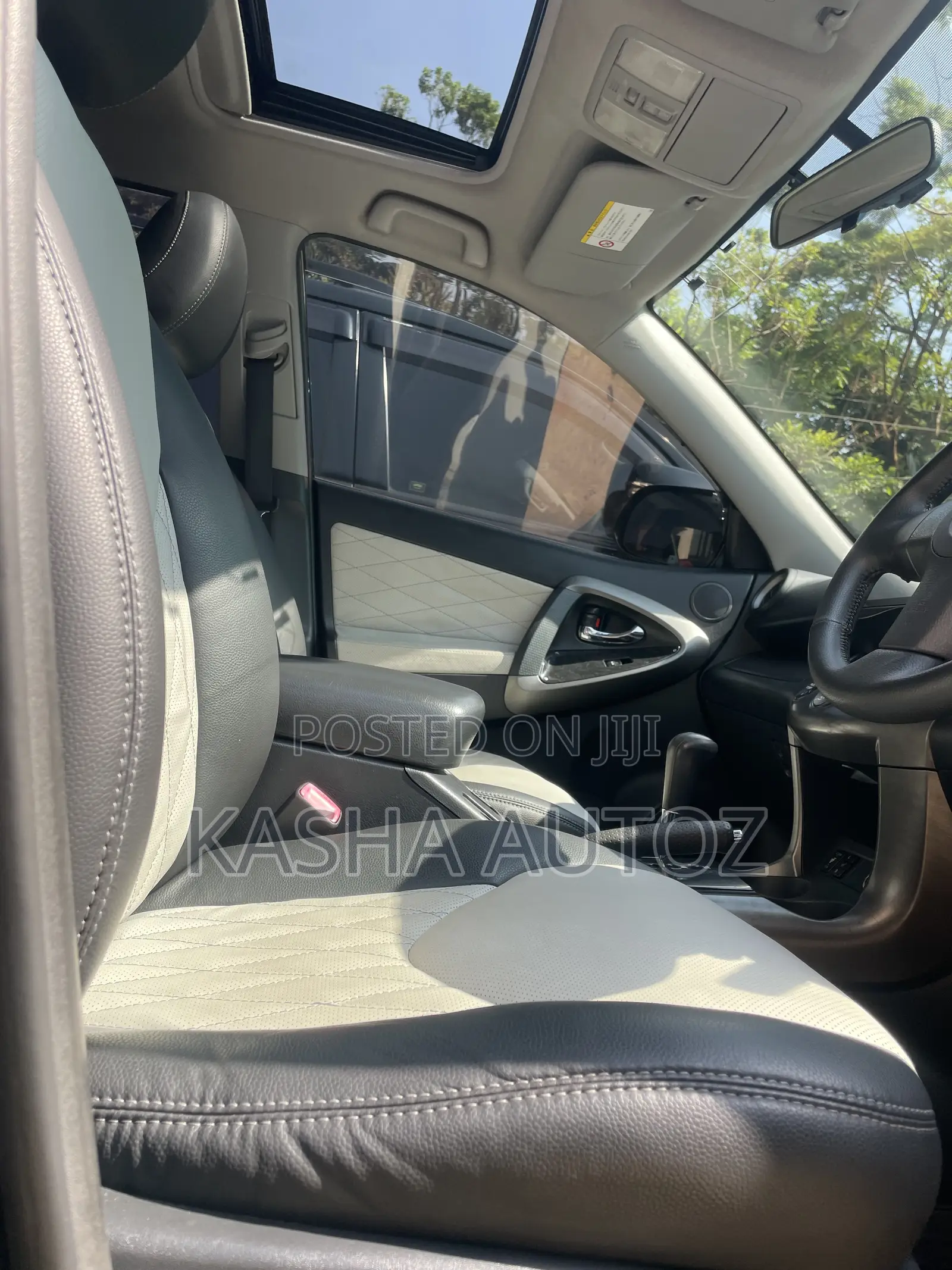 Toyota Vanguard 2012 Black