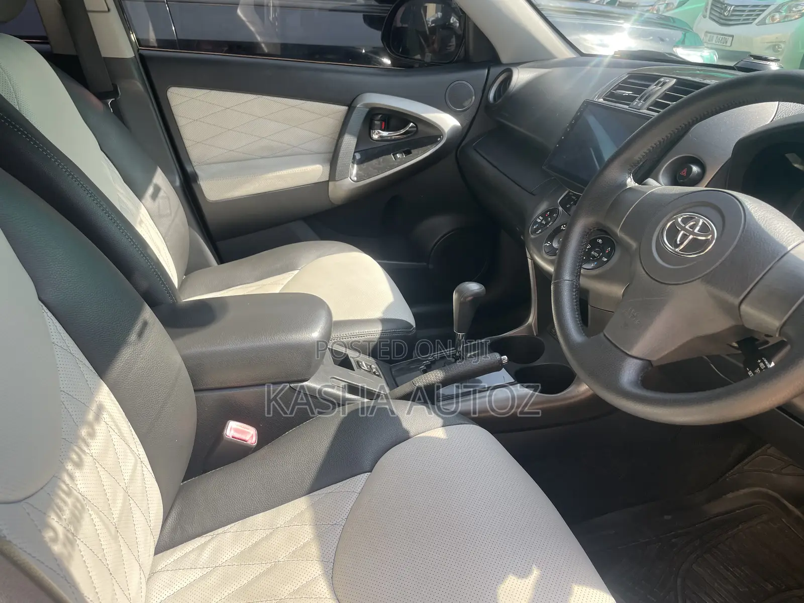 Toyota Vanguard 2012 Black