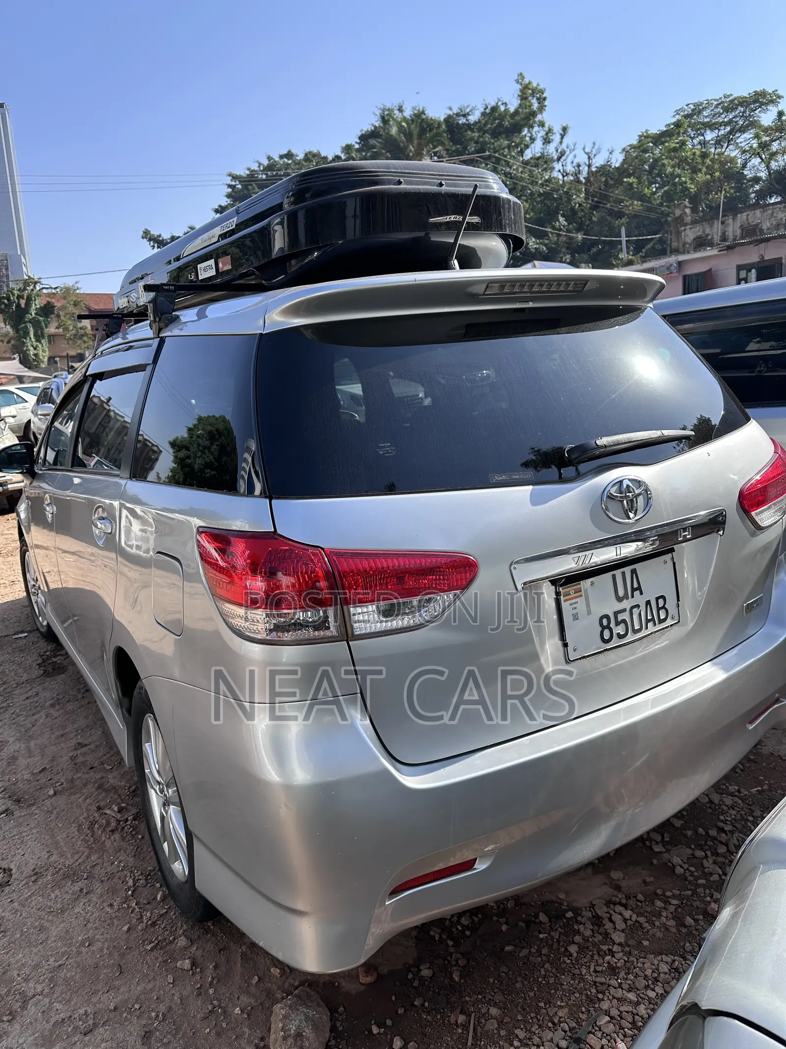 Toyota Wish 2012 Silver