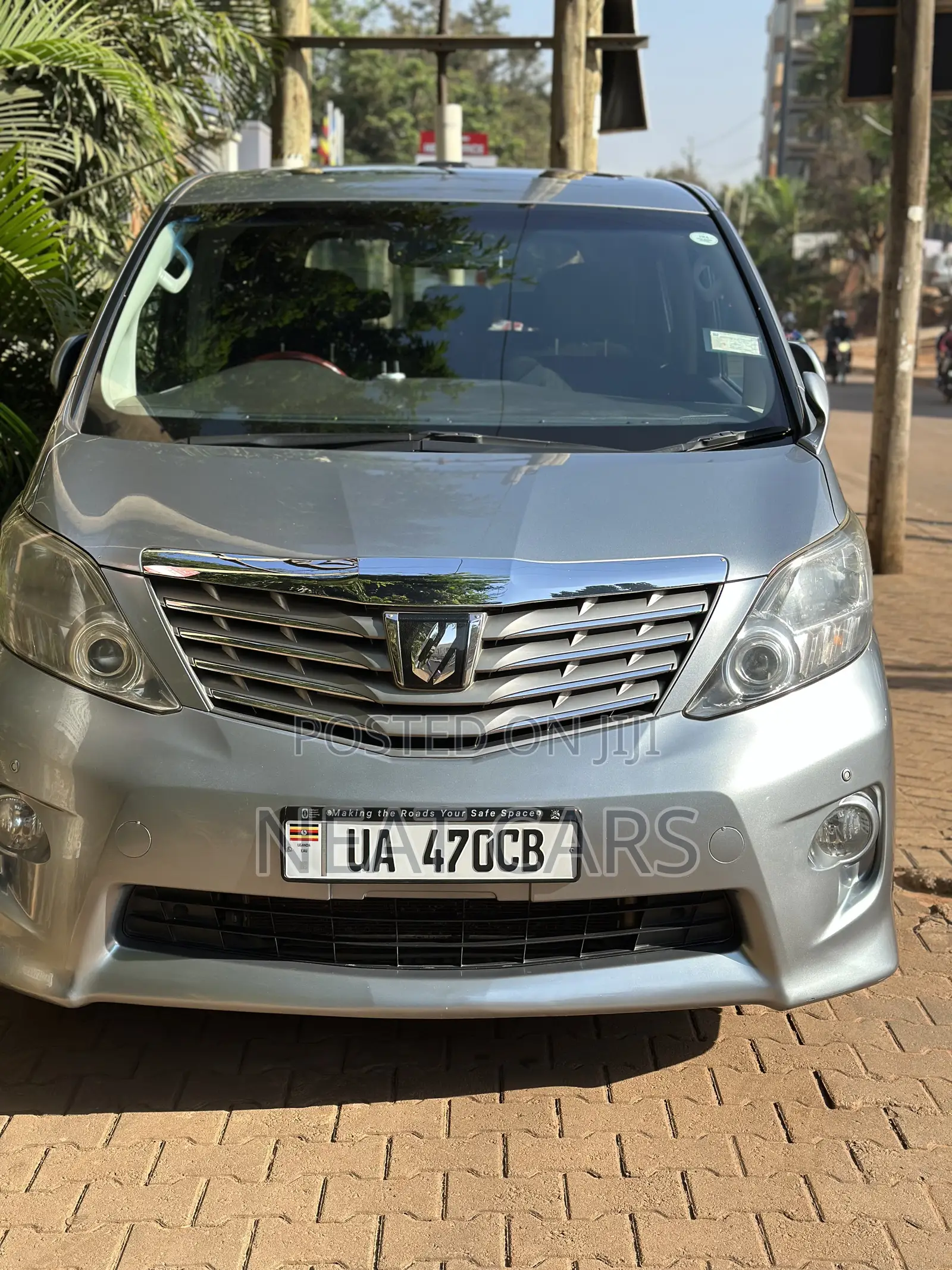 Toyota Alphard 2011 Silver