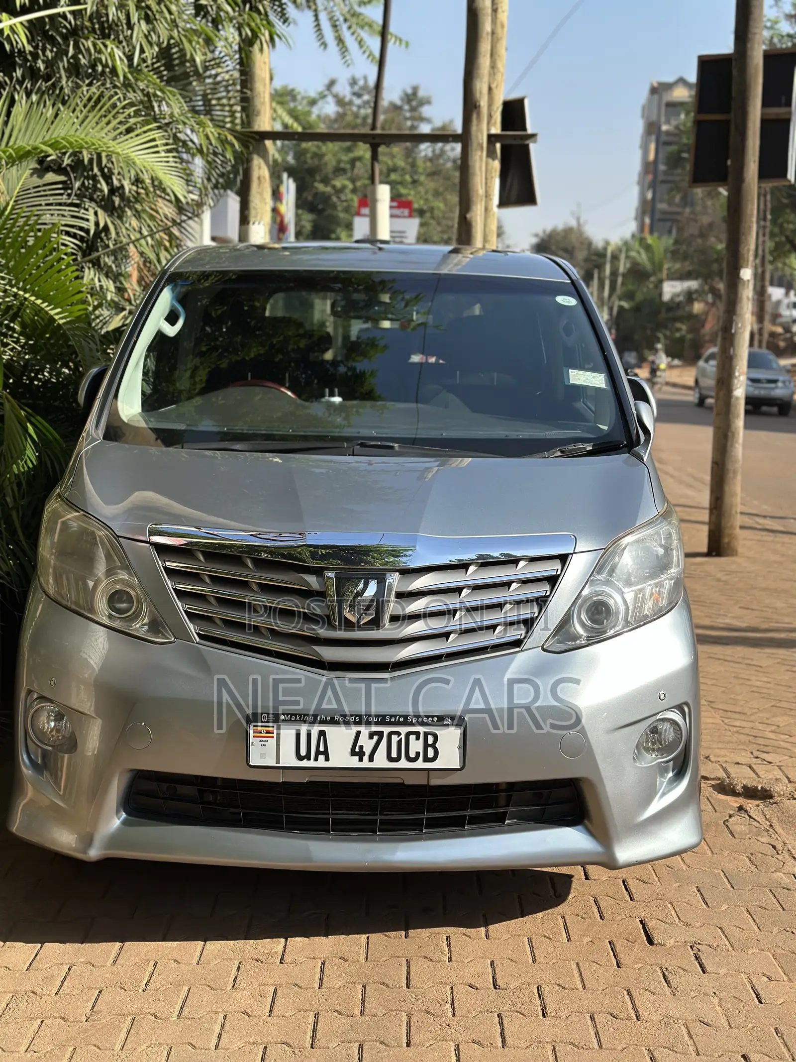 Toyota Alphard 2011 Silver