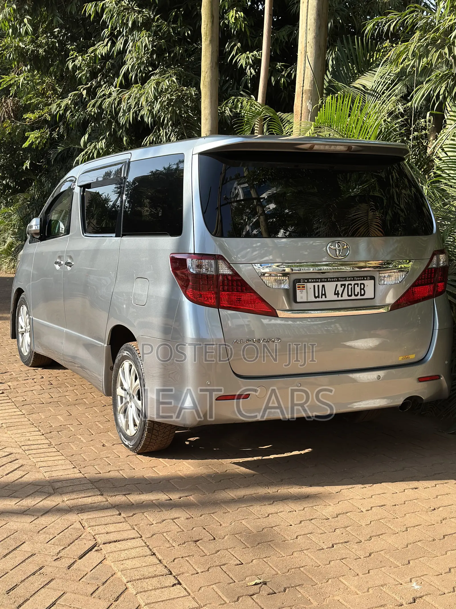 Toyota Alphard 2011 Silver