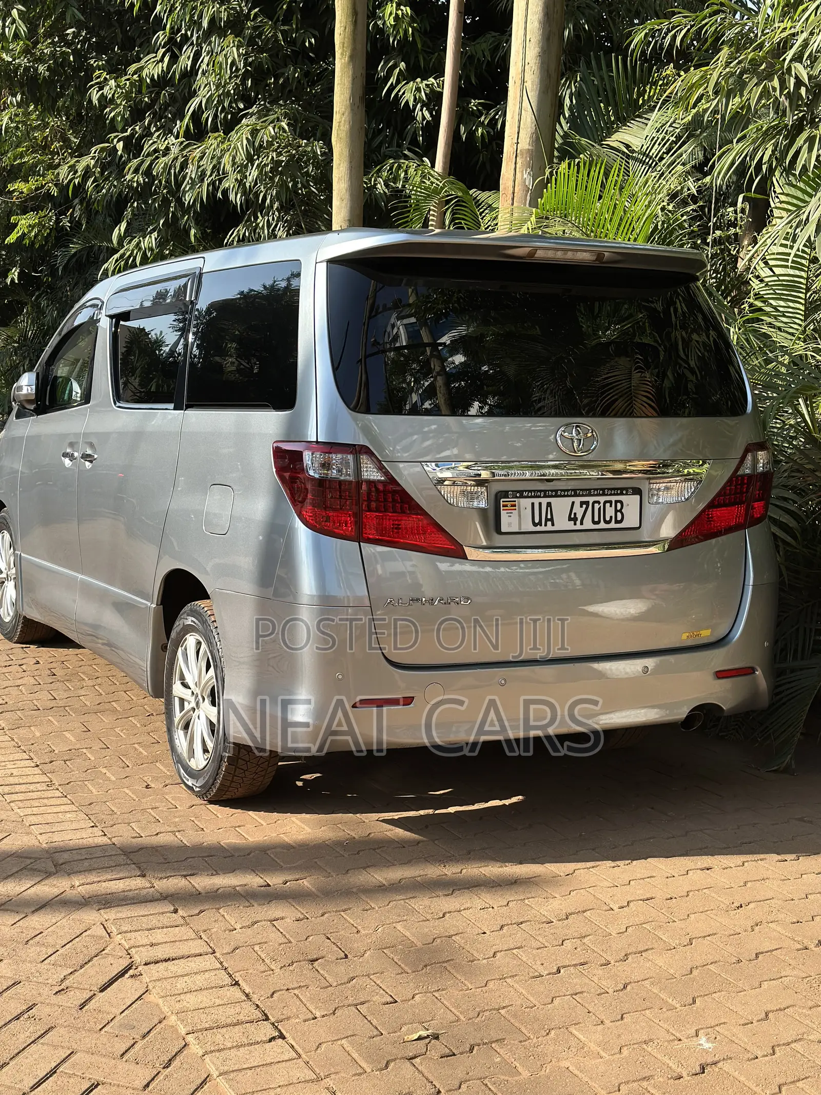 Toyota Alphard 2011 Silver
