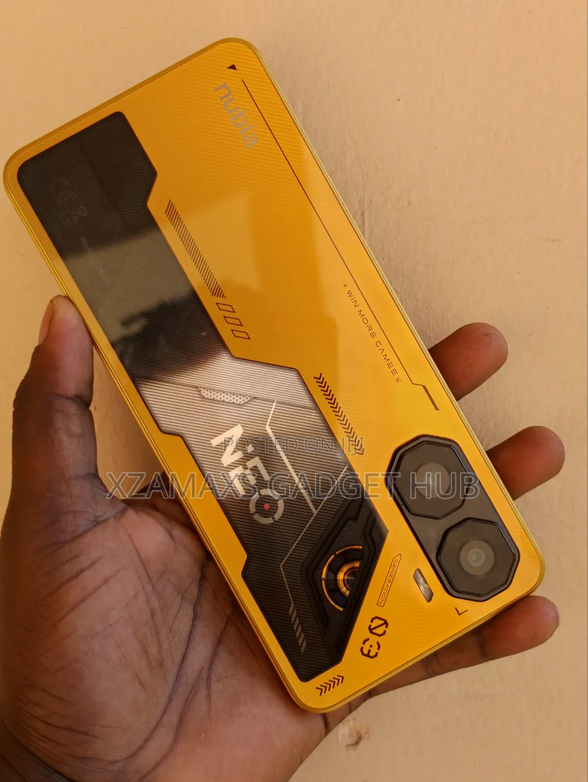 Mobile Phone 256 GB Yellow