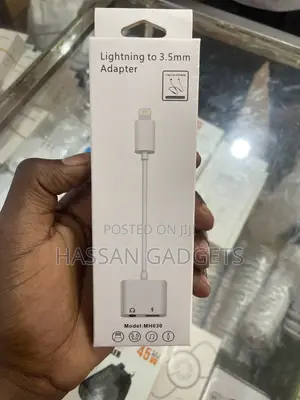 Lighting to 3.5mm Adapter