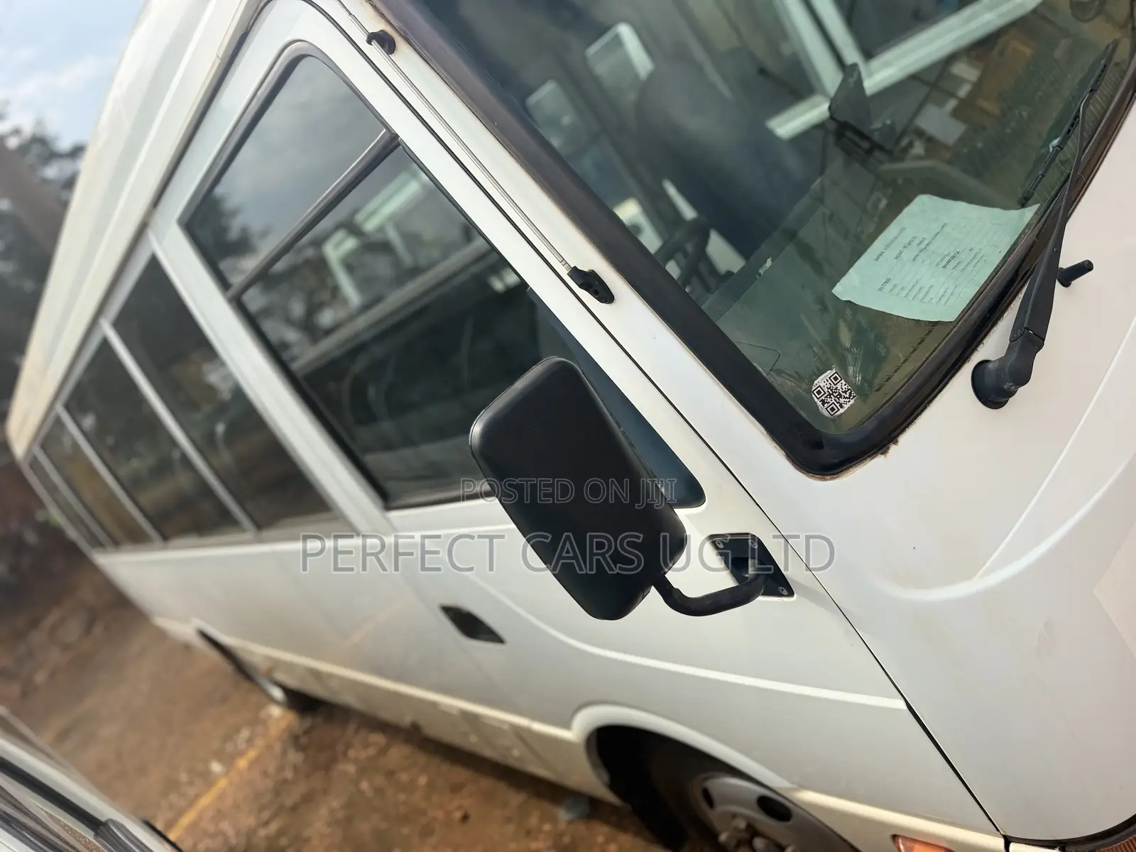 Mitsubishi Fuso Rosa 2014 White