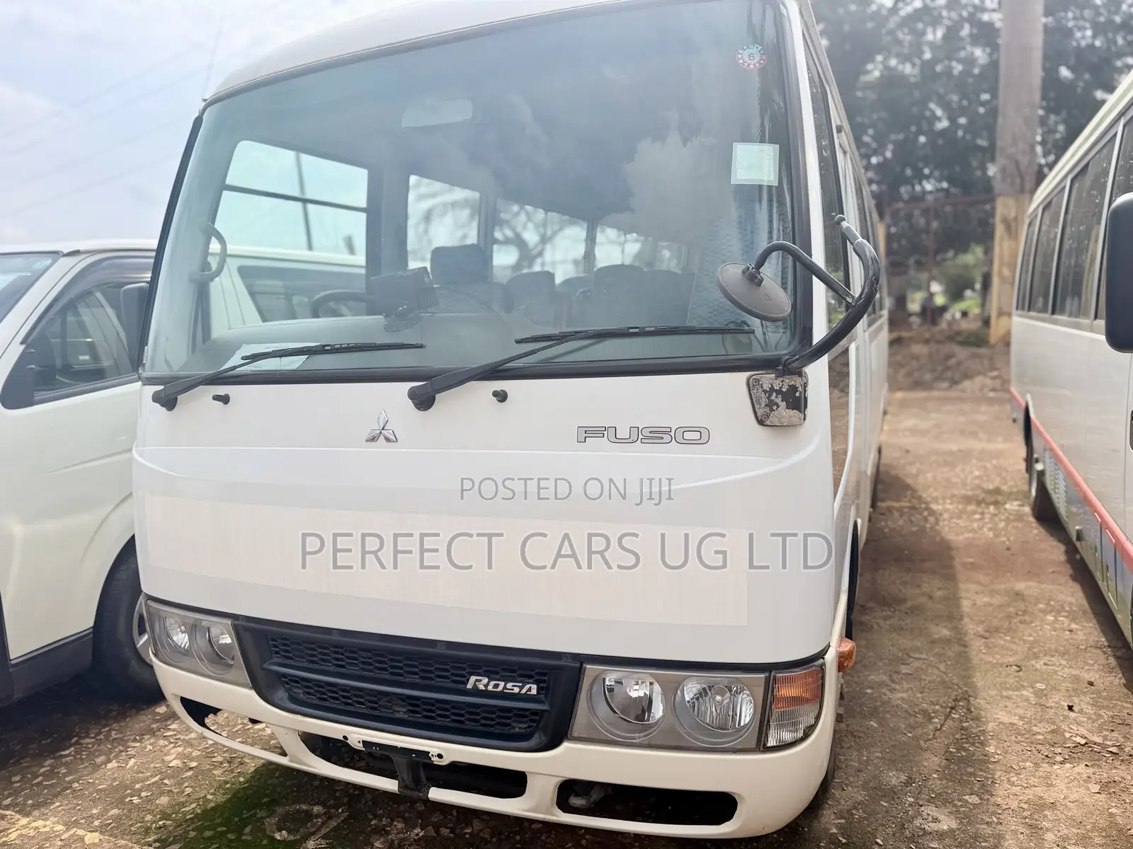 Mitsubishi Fuso Rosa 2014 White