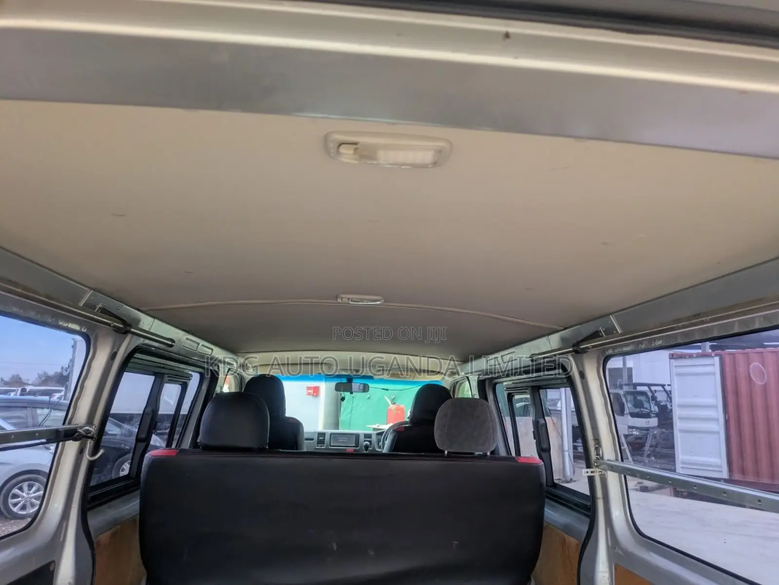 Toyota HiAce 2014 Silver