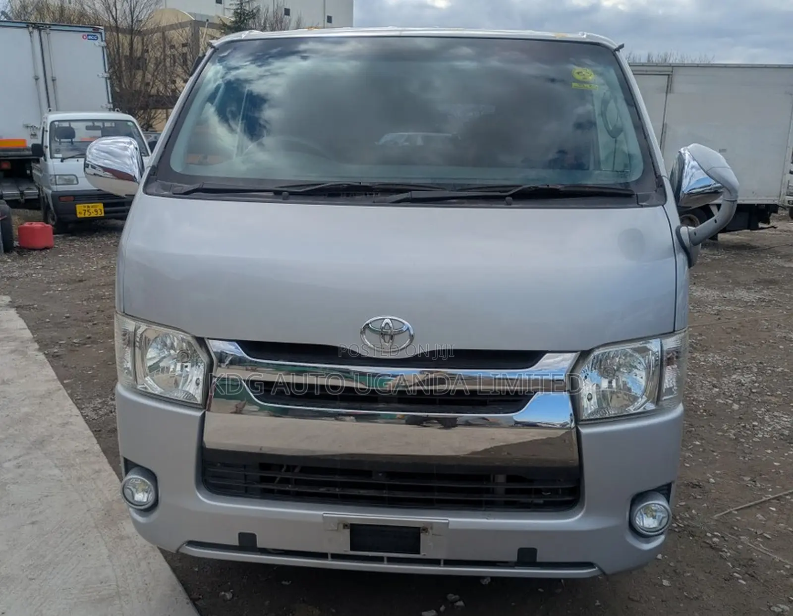 Toyota HiAce 2014 Silver