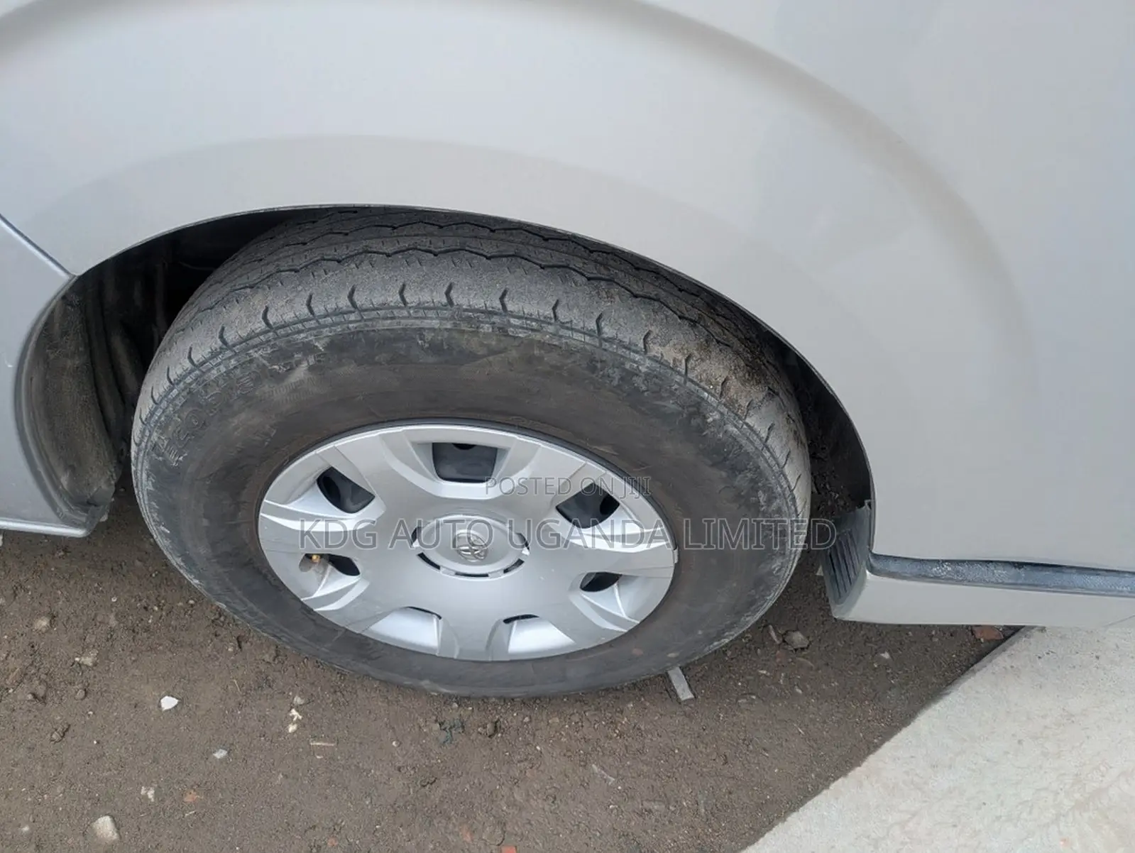 Toyota HiAce 2014 Silver