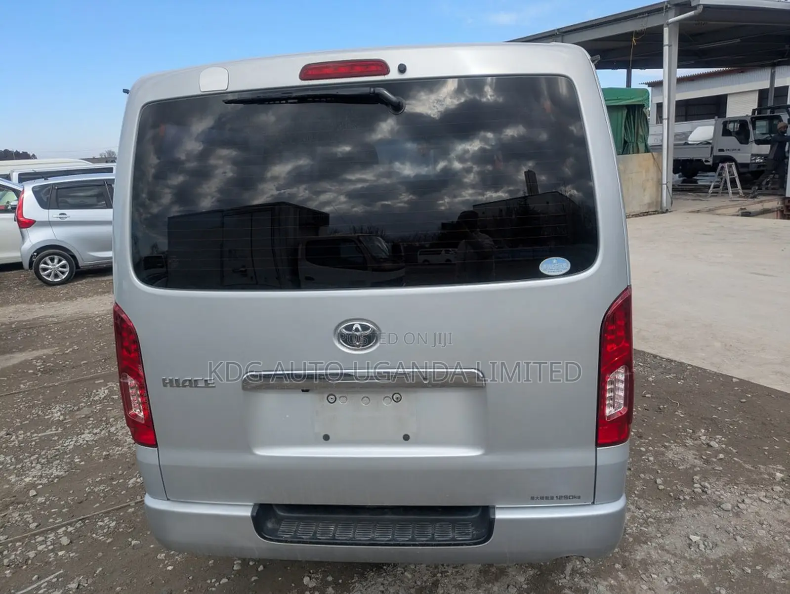 Toyota HiAce 2014 Silver