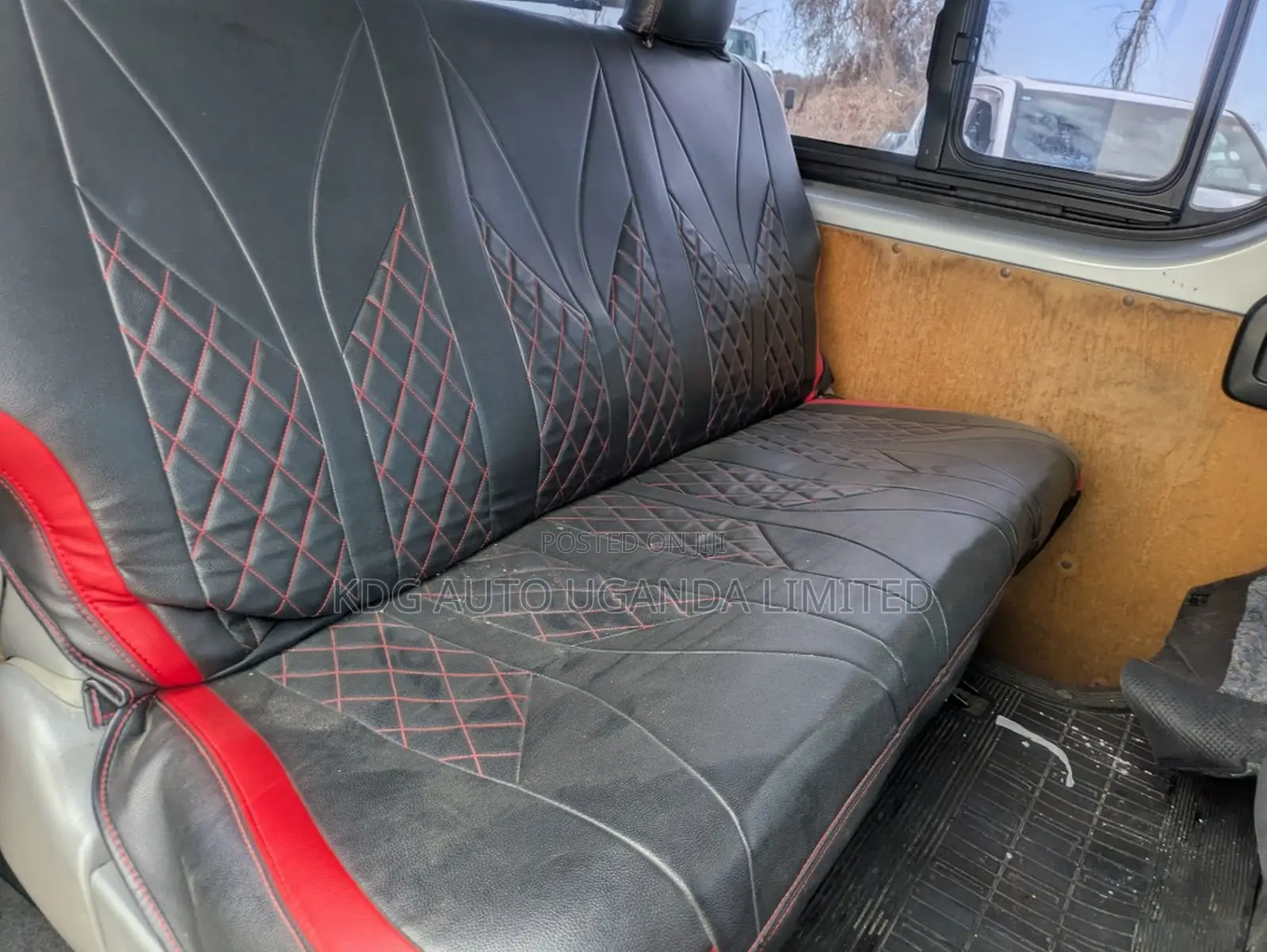 Toyota HiAce 2014 Silver