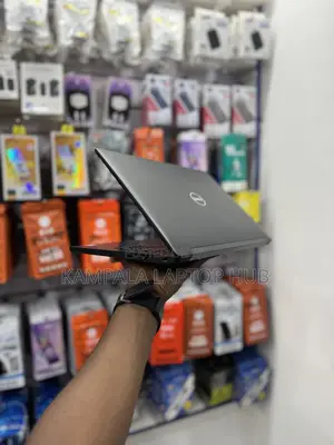 New Laptop Dell Latitude 7390 8GB Intel Core i5 SSD 256GB