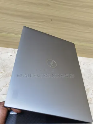 Laptop Dell Precision 5550 16GB Intel Core i7 SSD 512GB