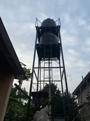 Stand Tank