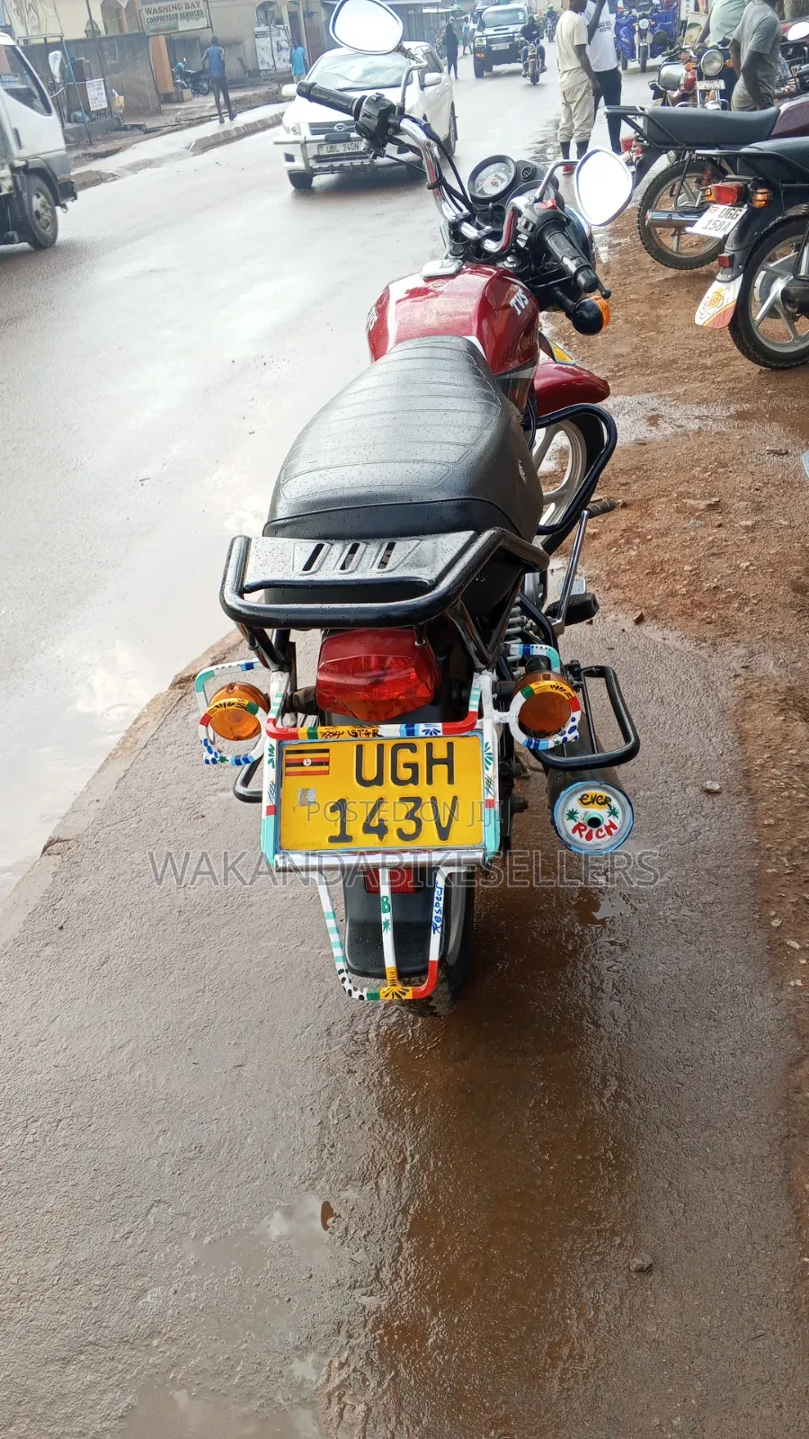 TVS HLX 125 2024 Red