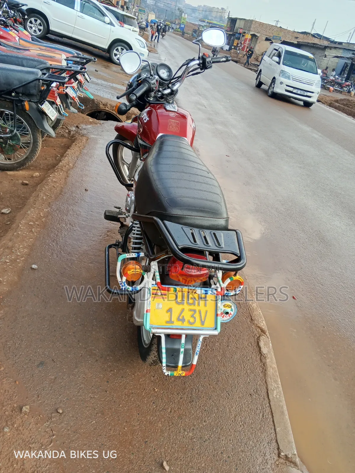 TVS HLX 125 2024 Red