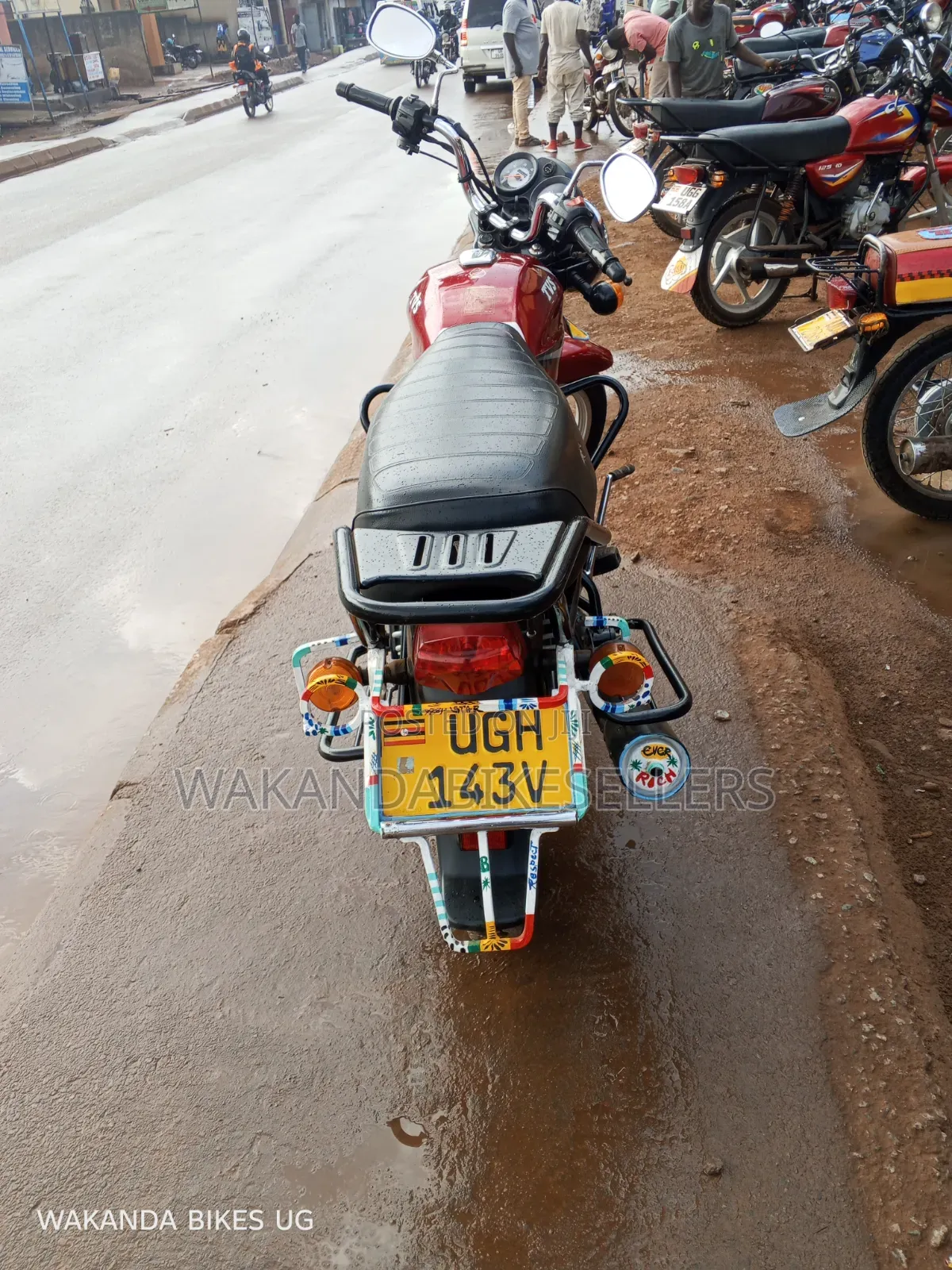 TVS HLX 125 2024 Red