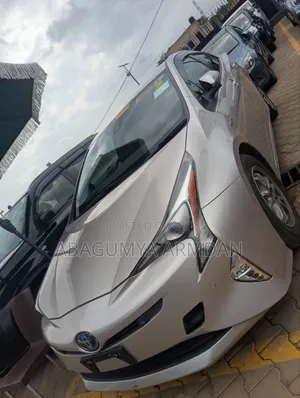 Toyota Prius 2017 White