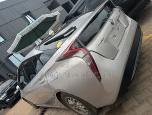 Toyota Prius 2017 White