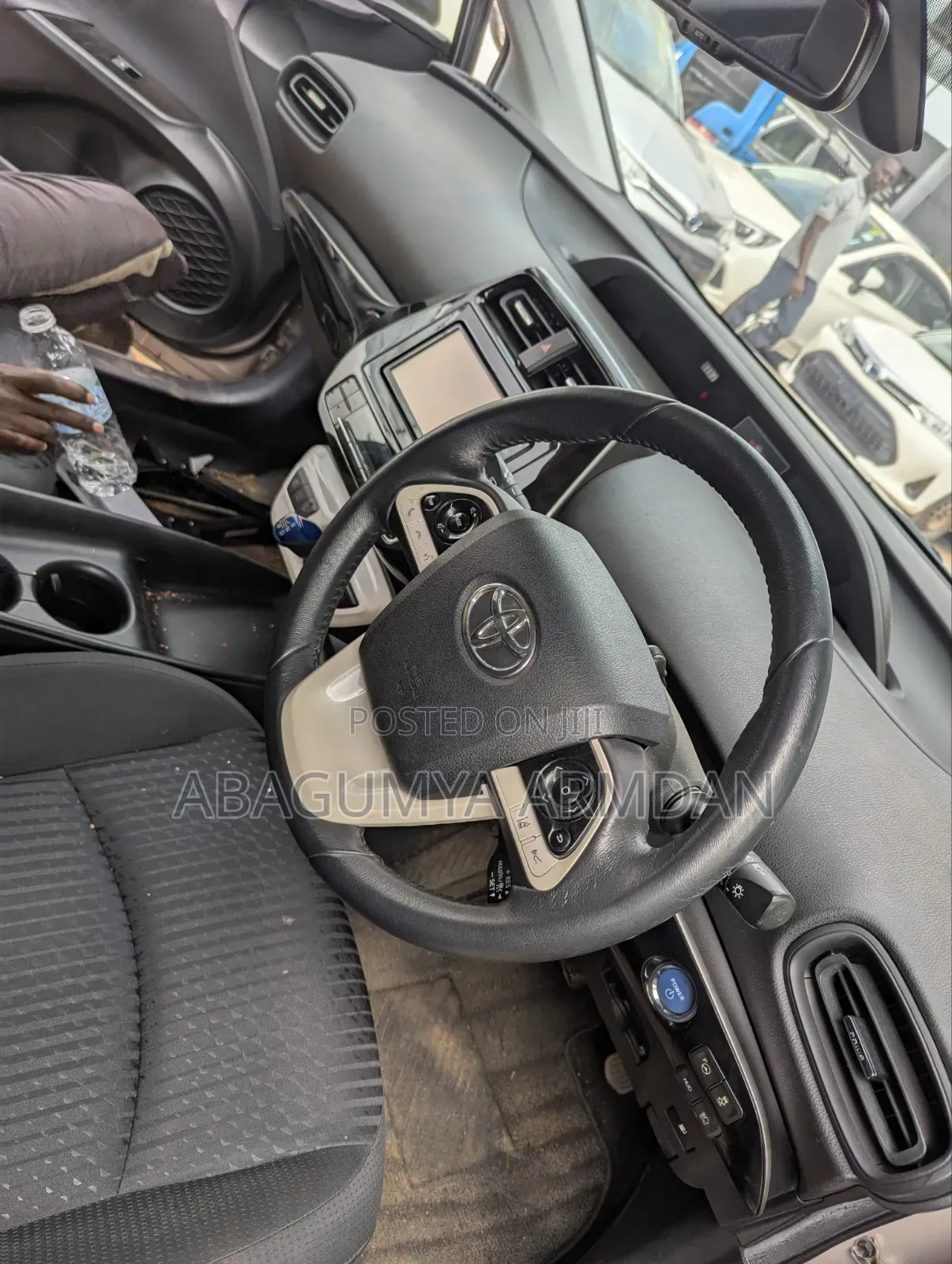 Toyota Prius 2017 White
