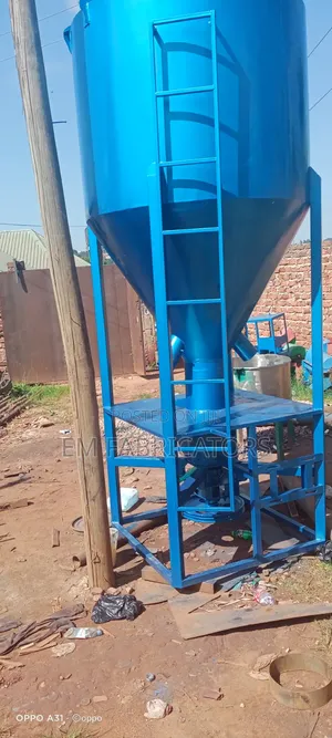 2000kgs Vertical Mixer. ( Animal Feeds / Adhessive Cement)