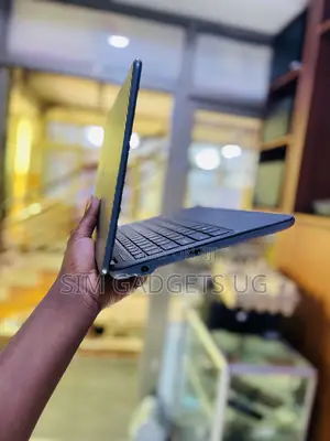 Laptop Dell Latitude 3120 4GB Intel Celeron SSD 128GB