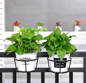8.7'' Round Metal Hanging Railing Planters