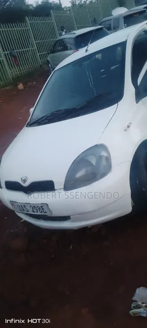 Toyota Vitz 1.0 FWD 3dr 1999 White