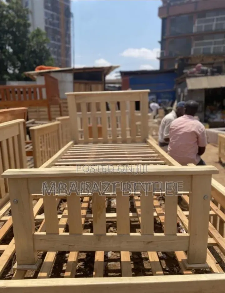 4by6 Wooden Bed in a Perfect State Available for Sale