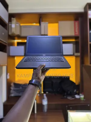 Laptop Dell Latitude 3301 8GB Intel Core i5 SSD 256GB