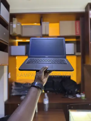 New Laptop Dell Latitude 3310 8GB Intel Core i3 SSD 128GB