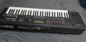 Yamaha Moxf6 Synthesiser Keyboard