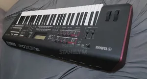Yamaha Moxf6 Synthesiser Keyboard
