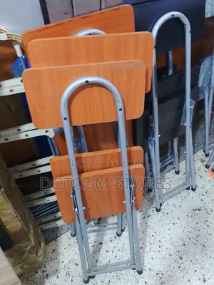 Metal Frame Wooden Seat Folding Chair