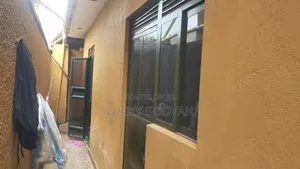 5bdrm House in Kira for sale