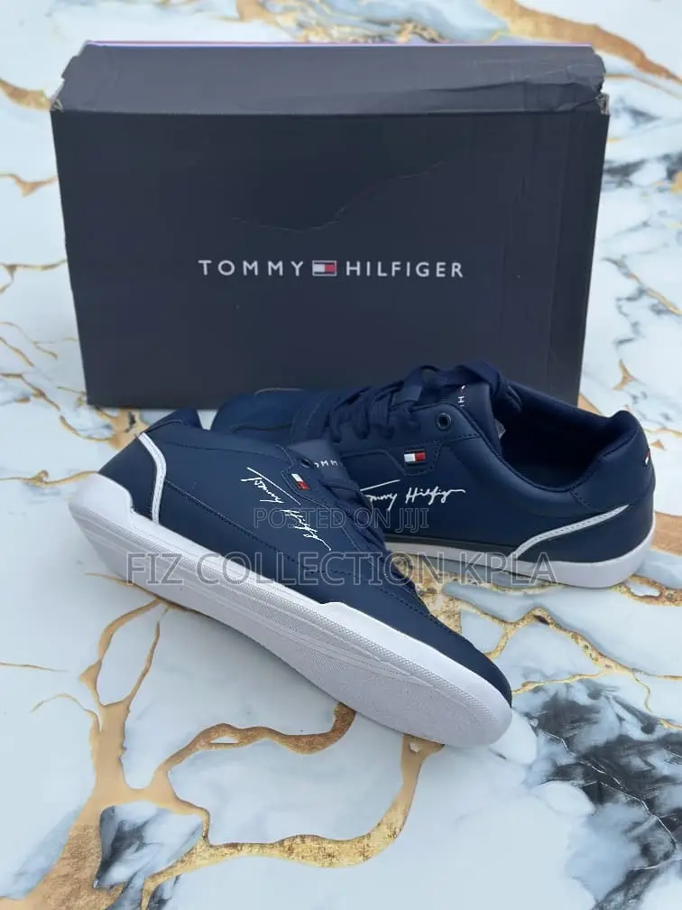 Tommy Ocean Blue Walk