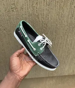Classic Men Docksides Leather Sebago in Stock