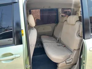 Toyota Sienta 2008 Green