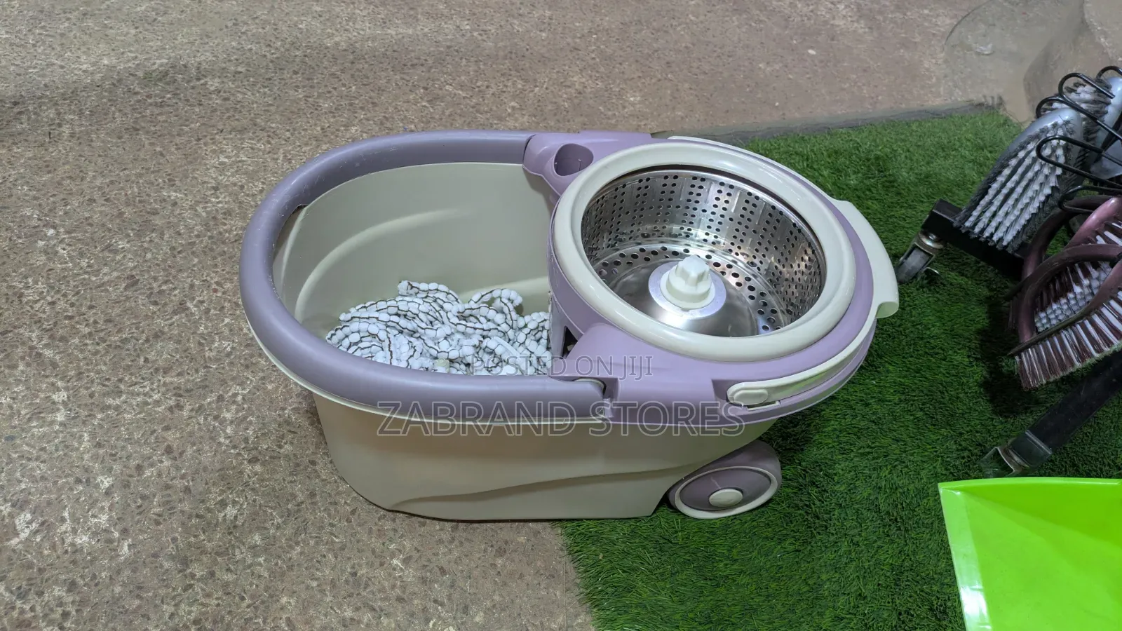 Spinning Mopper Bucket With Adjustable Self-Squeezing Mop