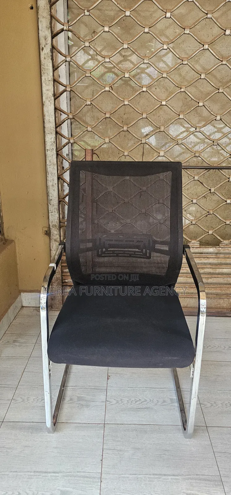 Single Seater Static Office Chair