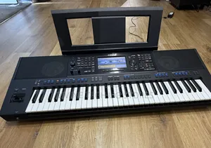 Yamaha PSR-Sx900 Keyboard , Professional 61-Key Arranger Workstation