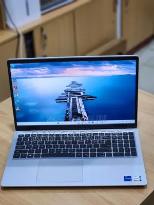 New Laptop Dell Inspiron 15 3521 4GB Intel Core i5 SSD 256GB