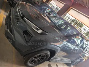 New Toyota Hilux 2025 Gray