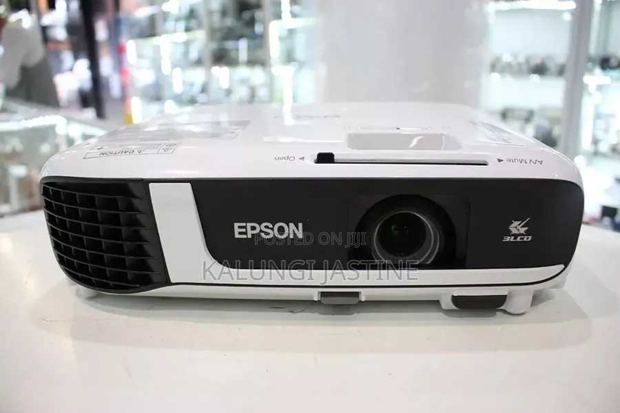 Epson Eb-W52 Projector