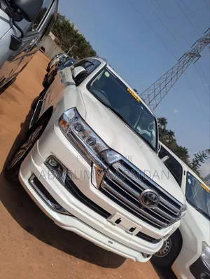 Toyota Land Cruiser 4.0 V6 EXR 2019 White