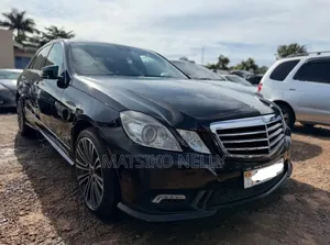 Mercedes Benz E-300 for Hire (Drive-Hive Car Rentals)