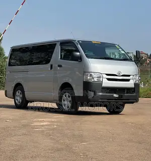 Toyota HiAce 2014 Silver